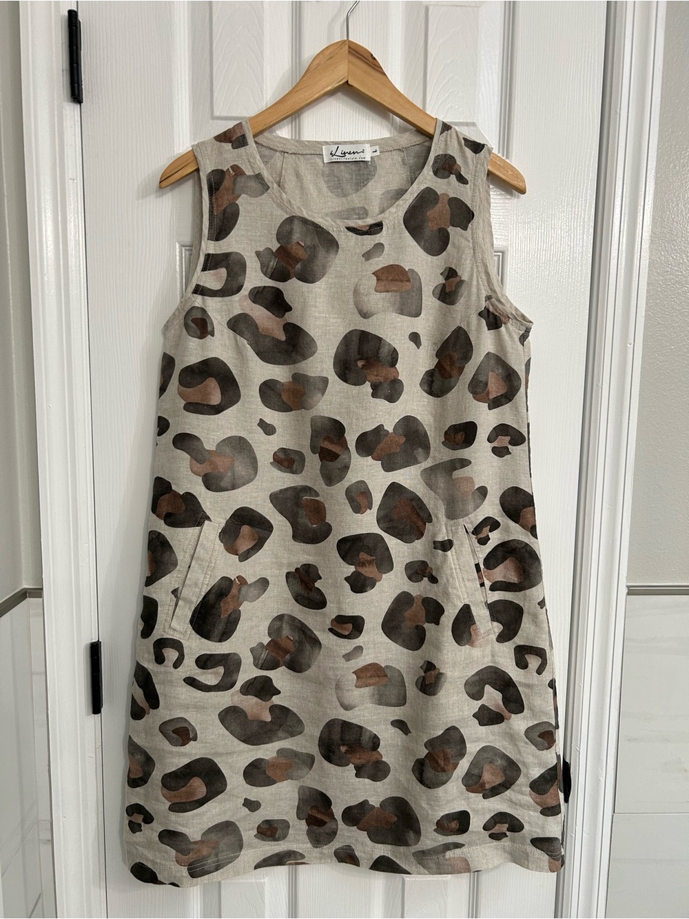 i-Linen Natural Lifestyle Collection sleeveless 
Crewneck Dress